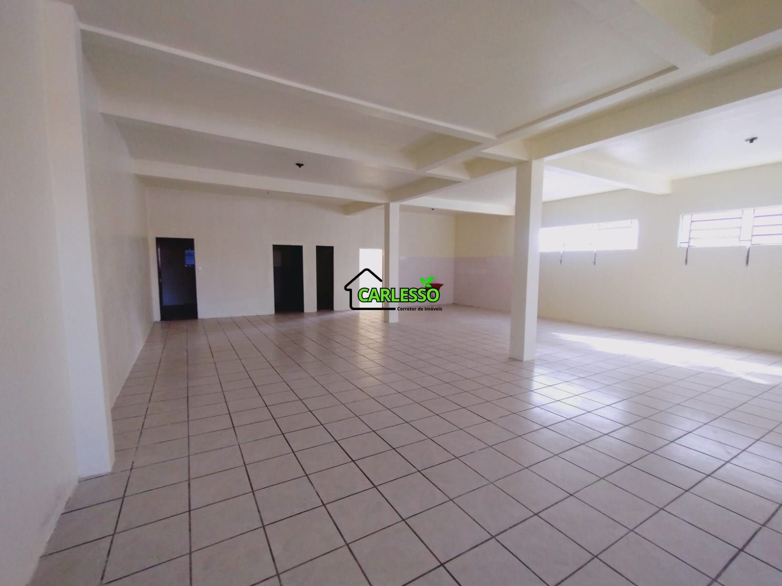 Ponto comercial com 190 m²