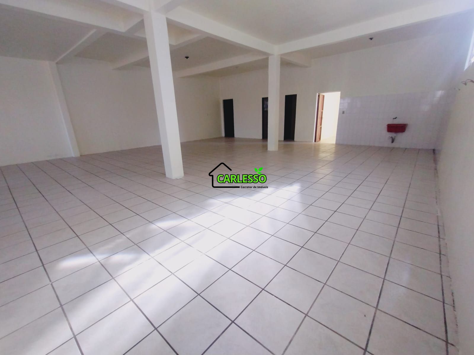Ponto comercial com 190 m²