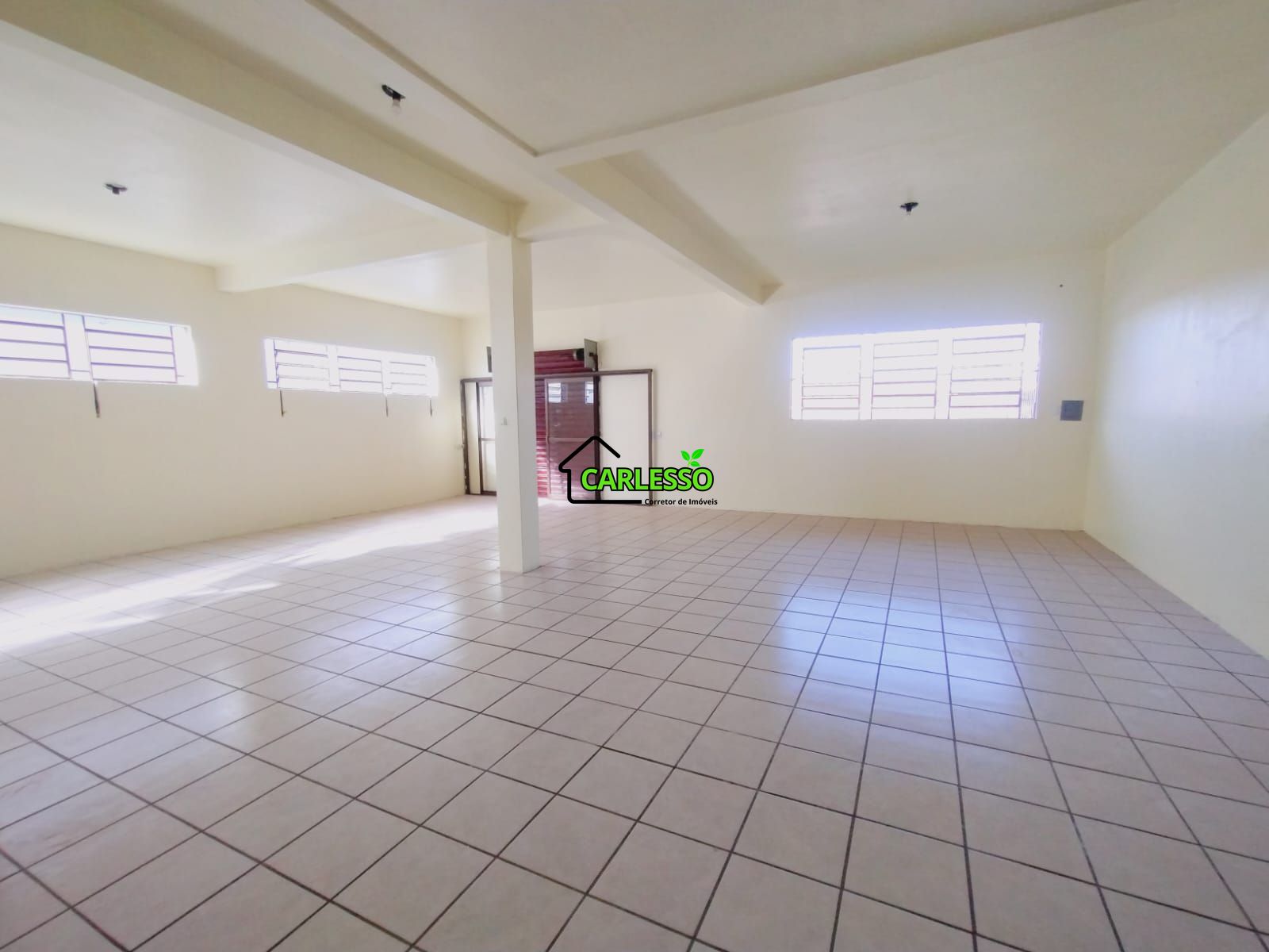 Ponto comercial com 190 m²