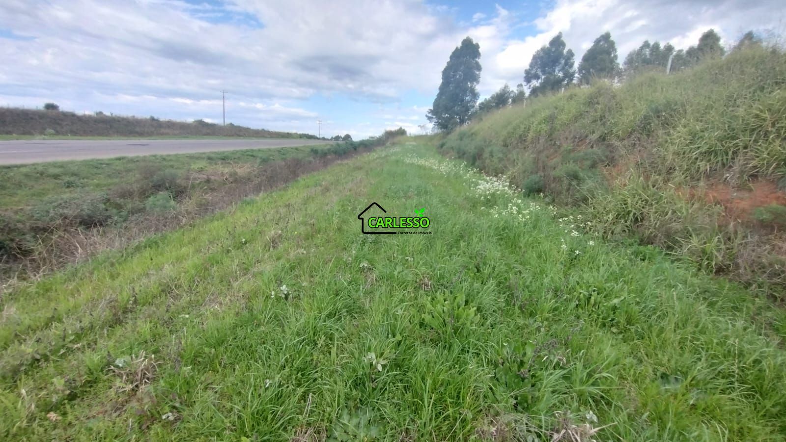 Área rural de frente para a br