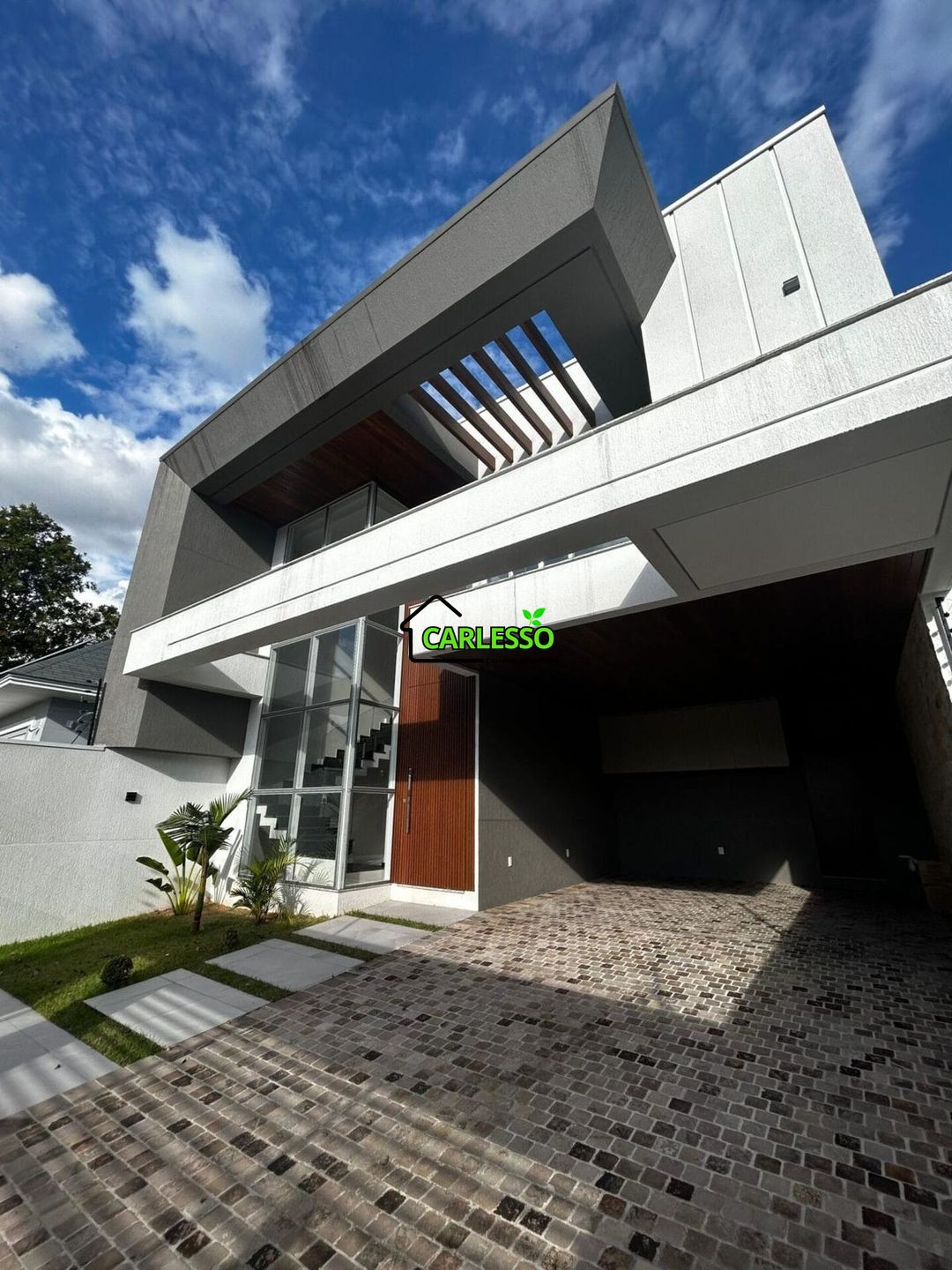 Casa, 3 quartos, 221 m² - Foto 1