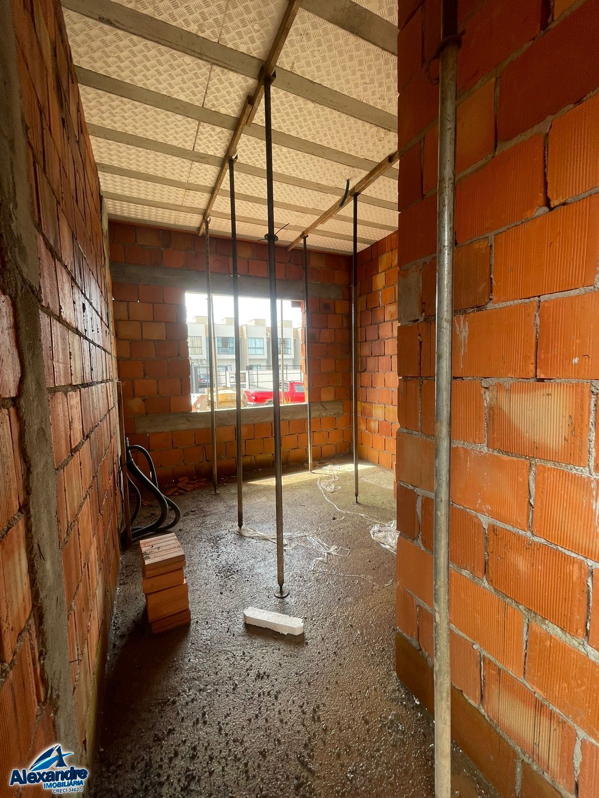 Casa à venda com 3 quartos, 94m² - Foto 4