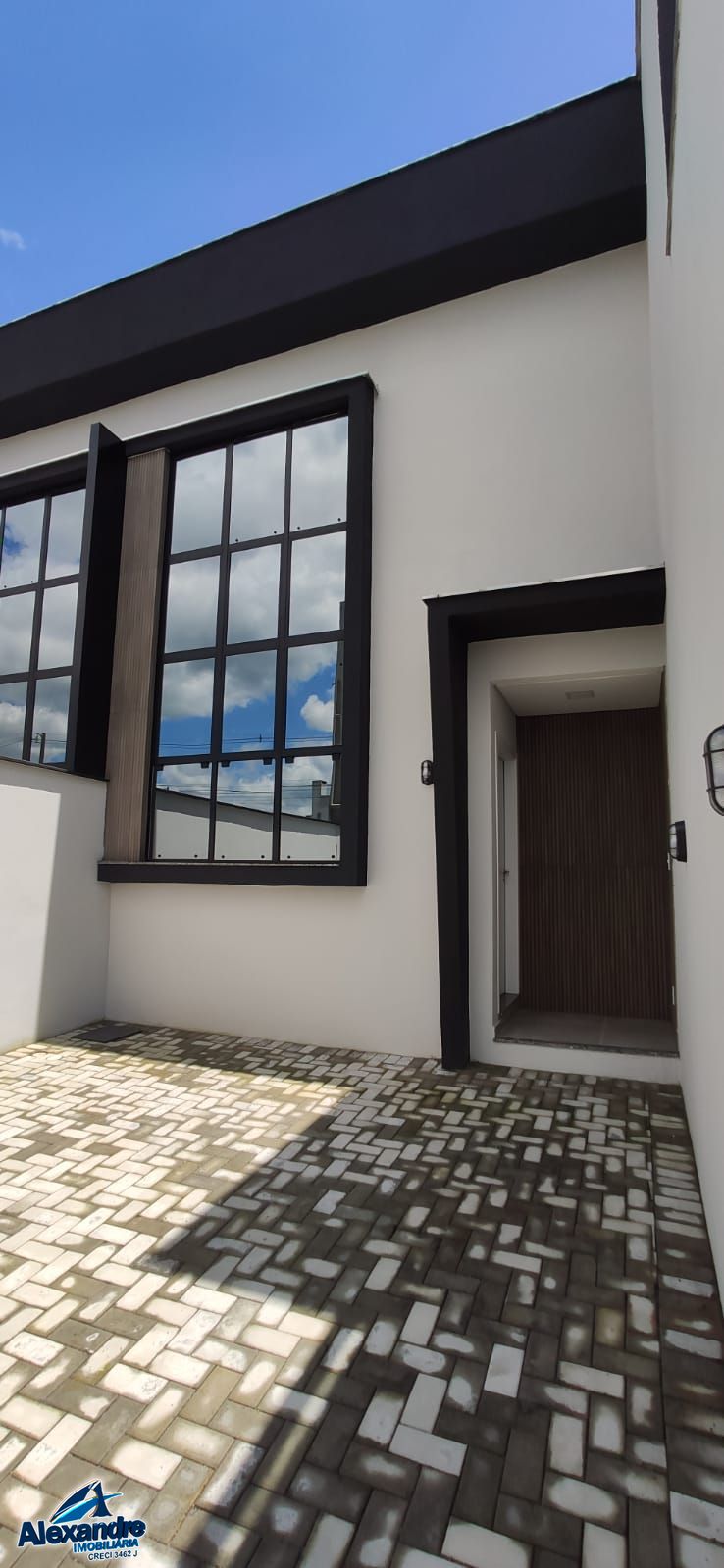 Casa à venda com 2 quartos, 93m² - Foto 1
