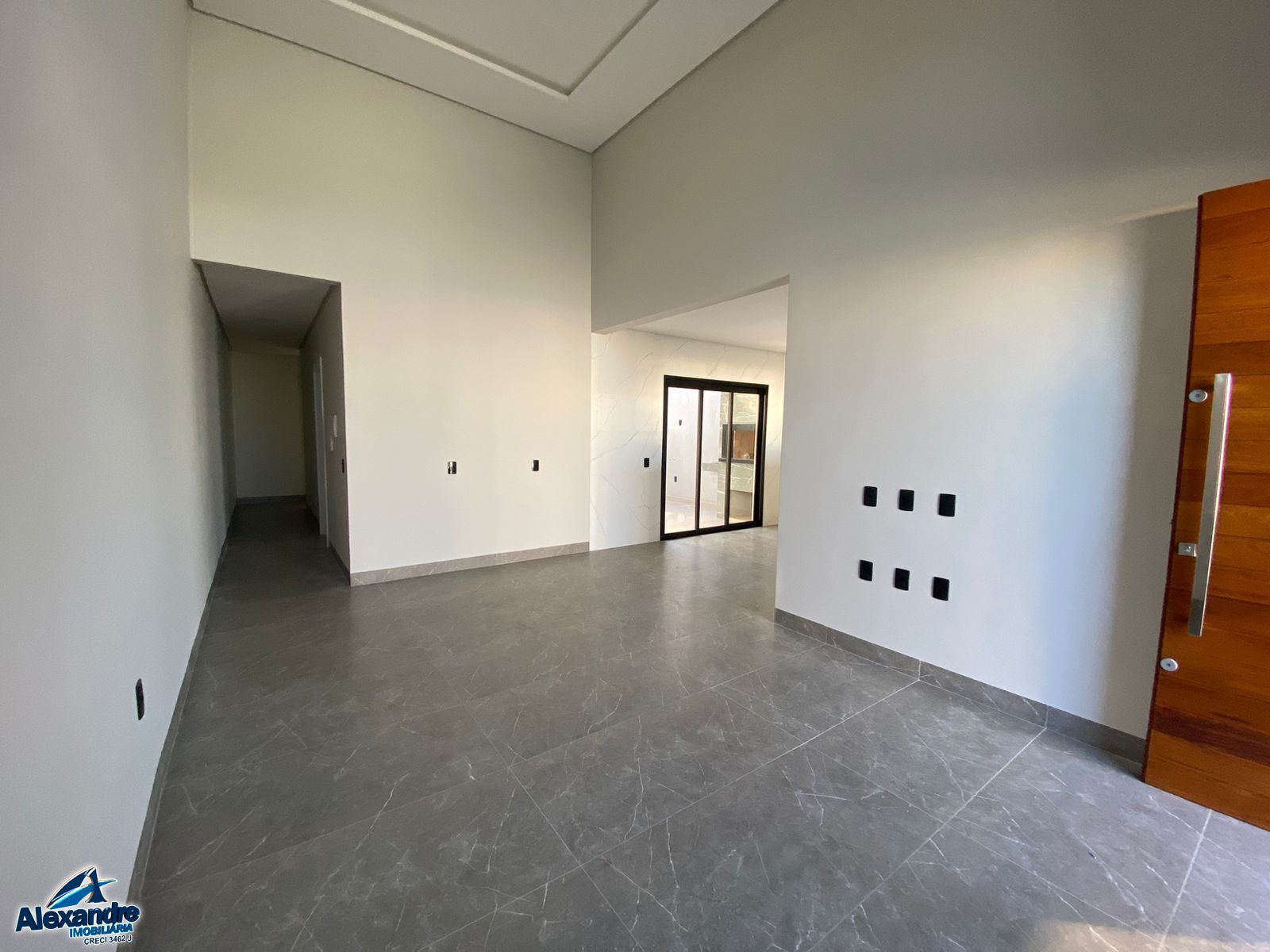 Casa à venda com 3 quartos, 92m² - Foto 2