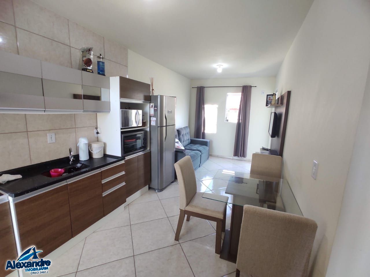 Casa à venda com 2 quartos, 45m² - Foto 2