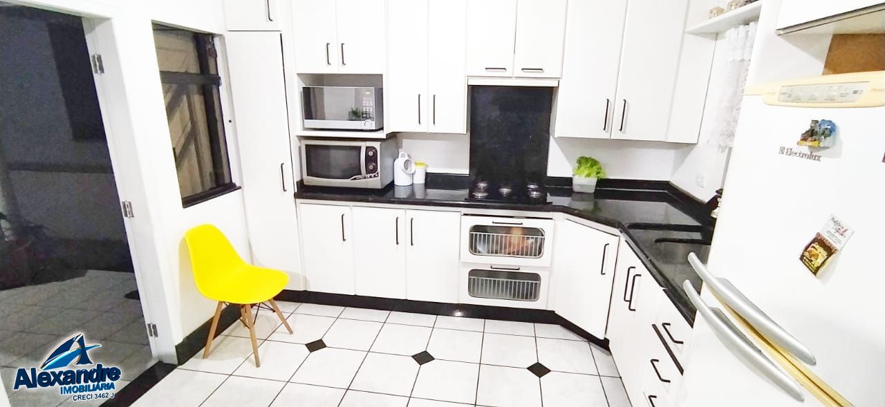 Casa à venda com 3 quartos, 200m² - Foto 6