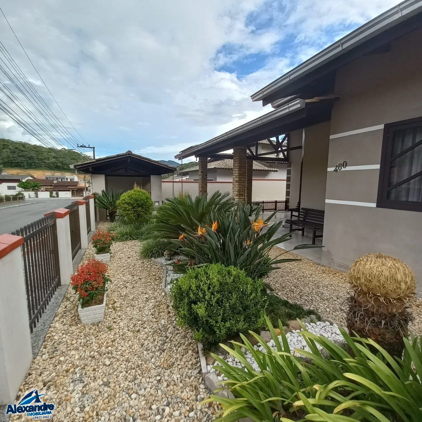 Casa à venda com 4 quartos, 340m² - Foto 3