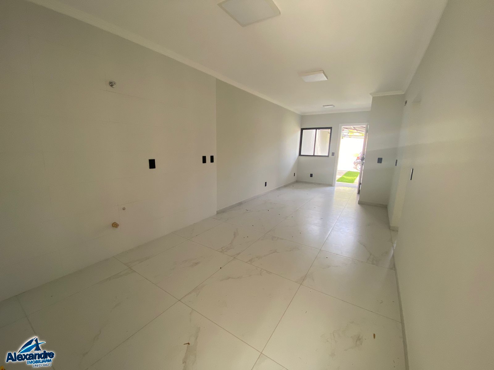 Casa à venda com 3 quartos, 84m² - Foto 3
