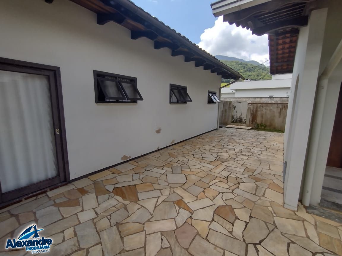 Casa à venda com 4 quartos, 230m² - Foto 23