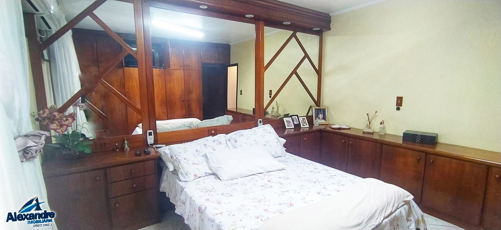 Casa à venda com 4 quartos, 300m² - Foto 14