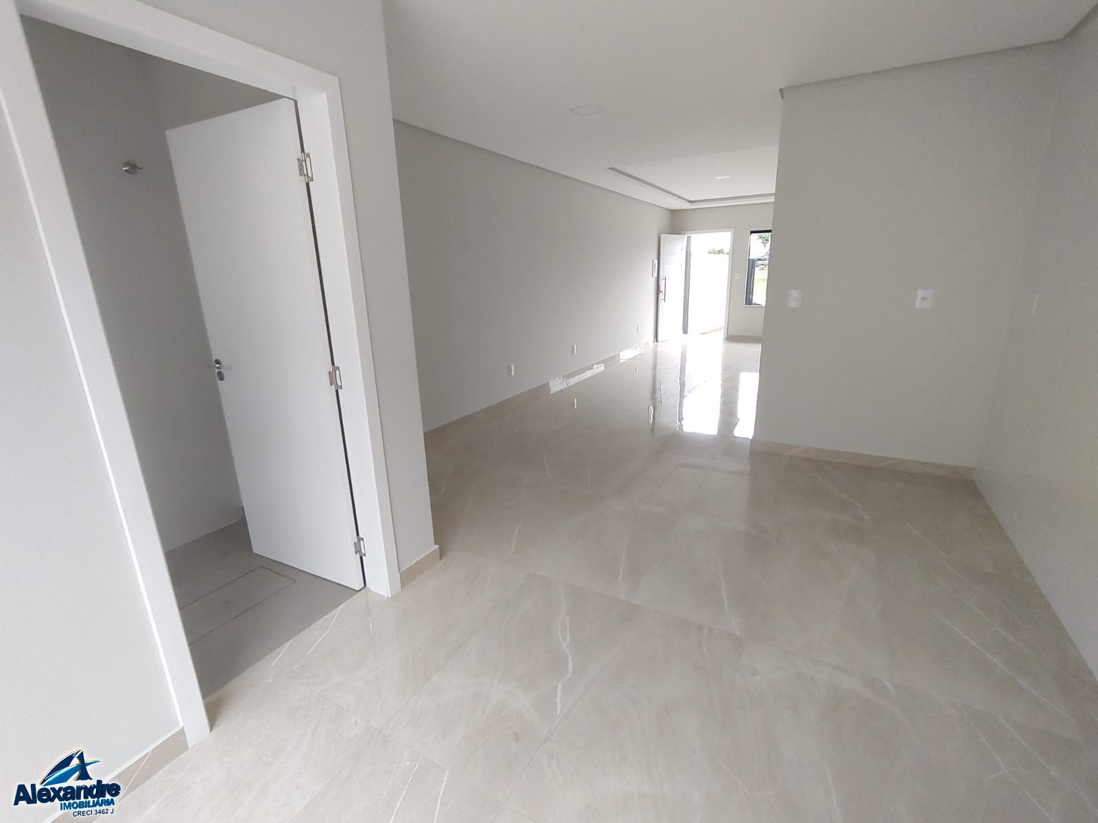 Casa à venda com 3 quartos, 105m² - Foto 3