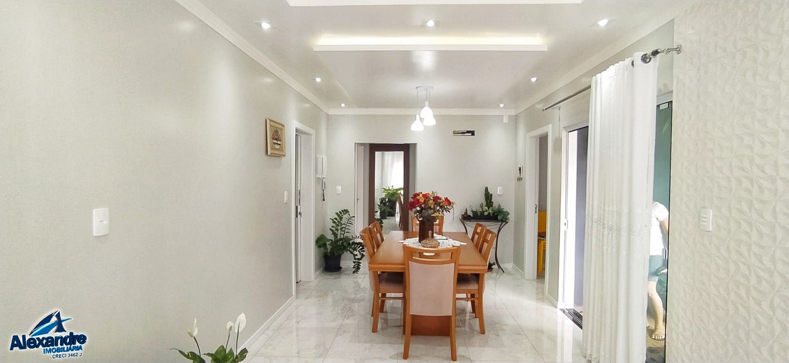 Casa à venda com 3 quartos, 198m² - Foto 4