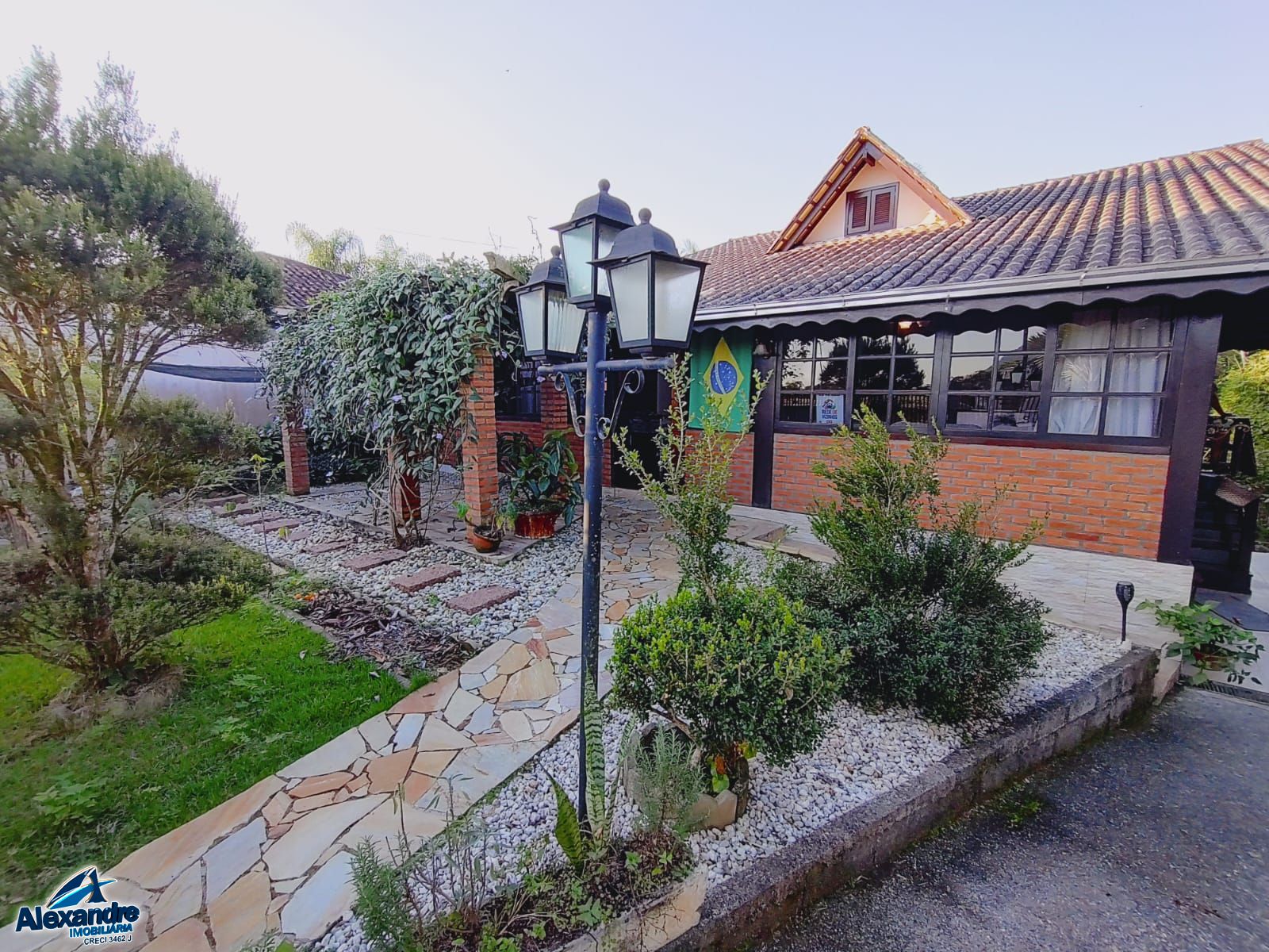 Casa à venda com 2 quartos, 126m² - Foto 1