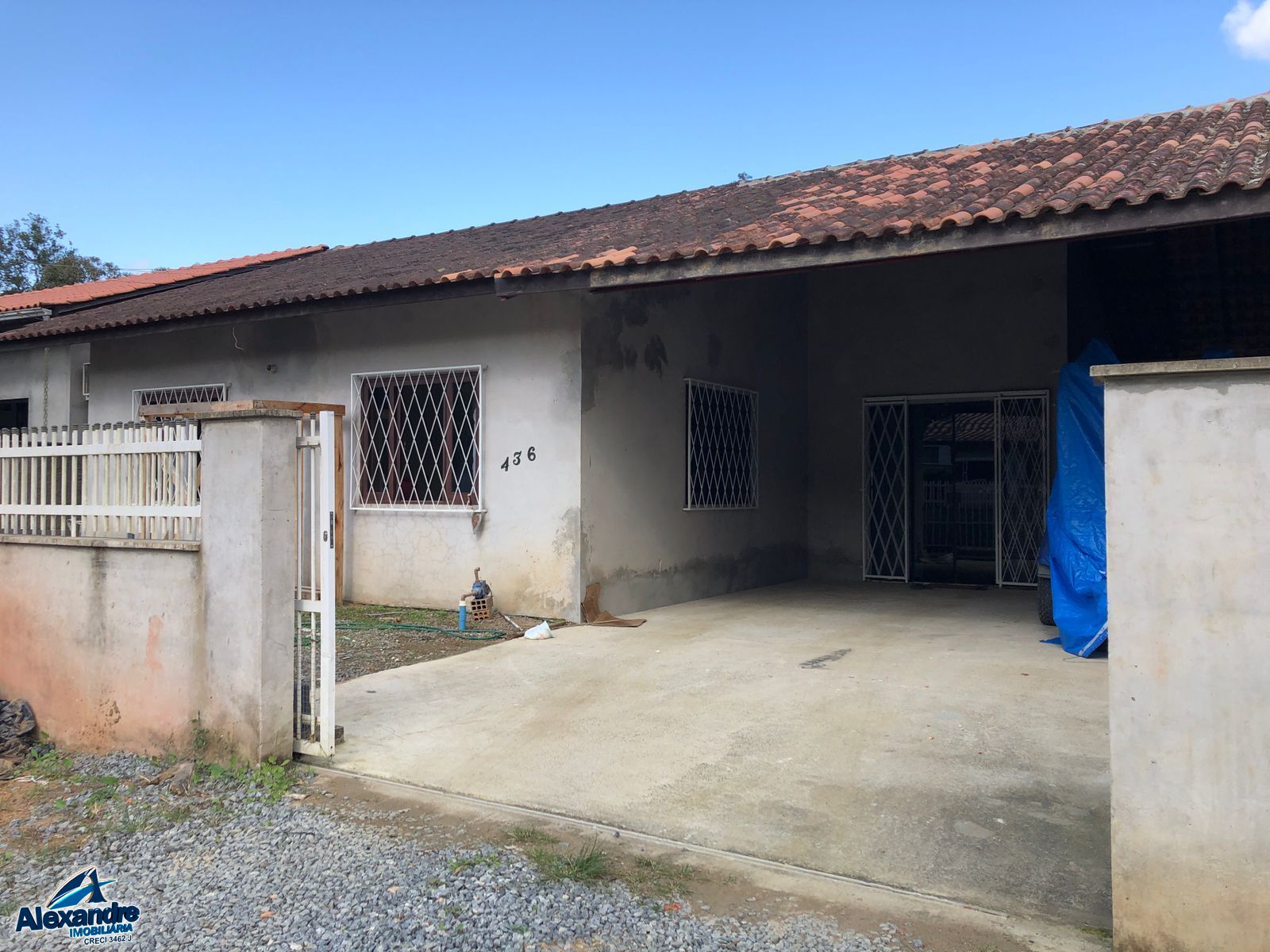 Casa à venda com 3 quartos, 160m² - Foto 1