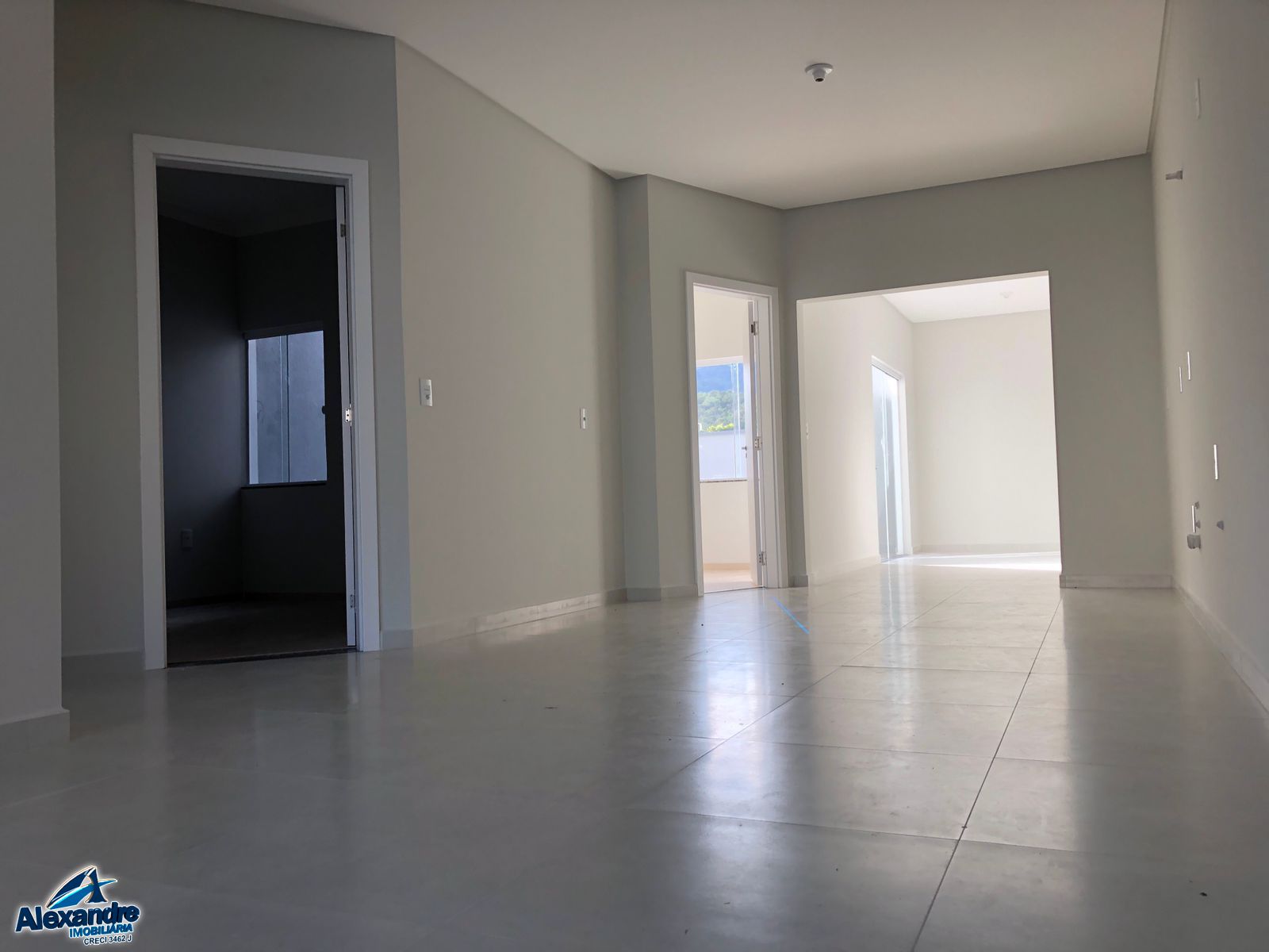 Casa à venda com 3 quartos, 110m² - Foto 3