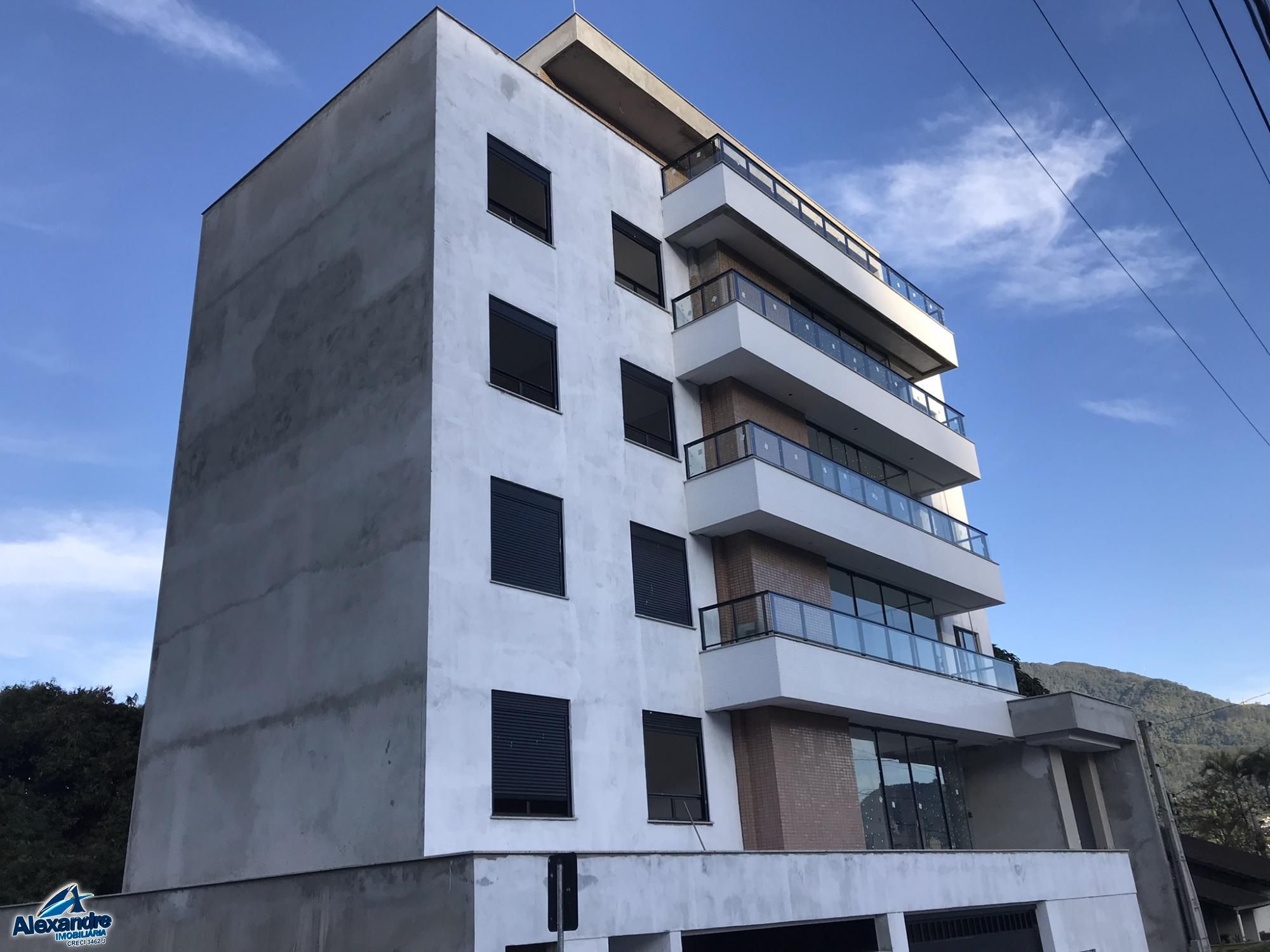 Apartamento à venda com 3 quartos, 130m² - Foto 2