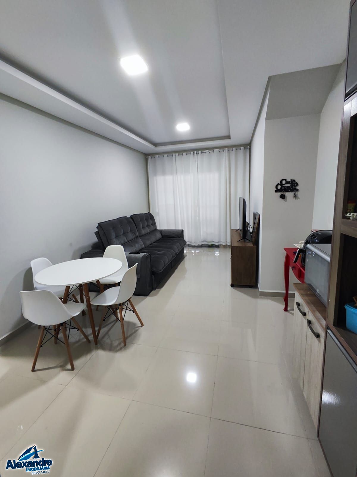 Apartamento à venda com 2 quartos, 70m² - Foto 3