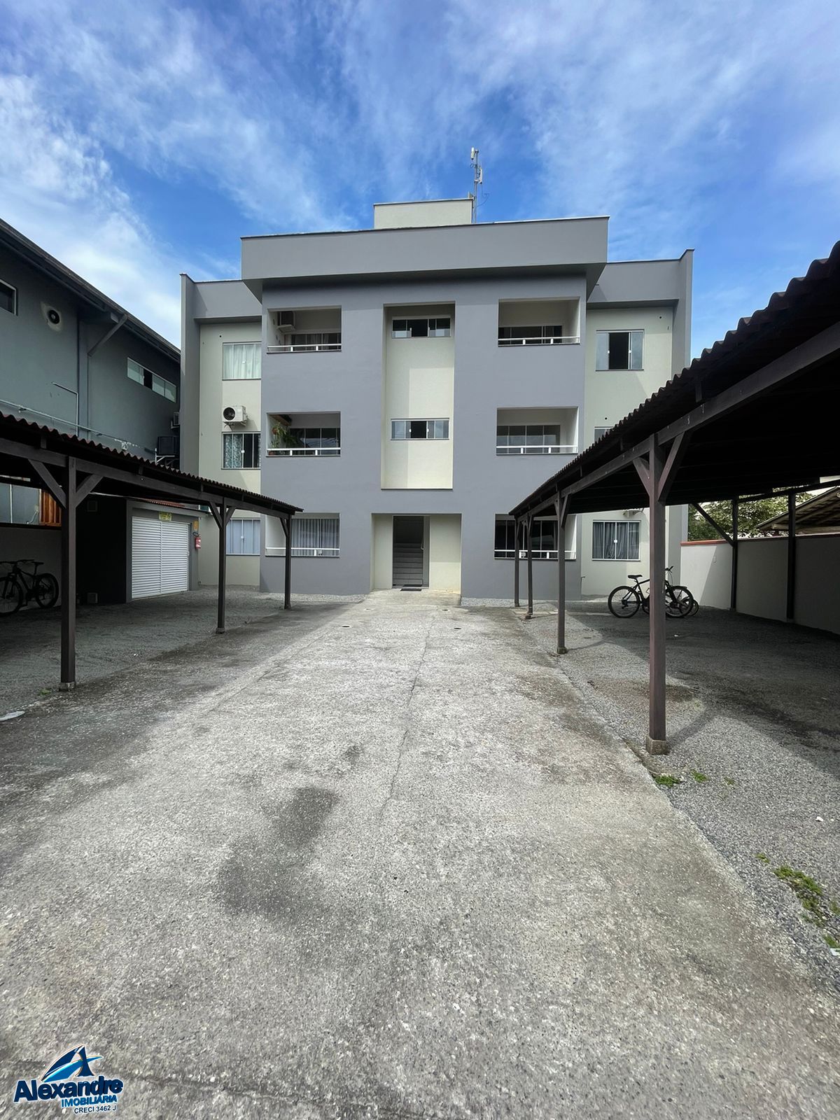 Apartamento à venda com 2 quartos, 74m² - Foto 1
