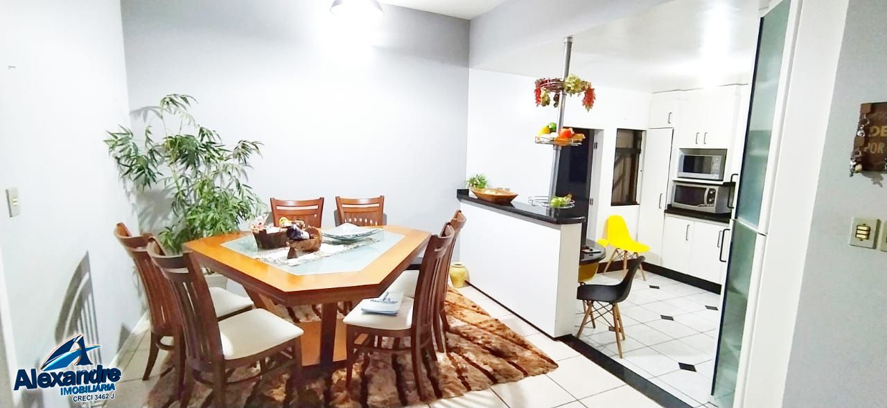 Casa à venda com 3 quartos, 200m² - Foto 5
