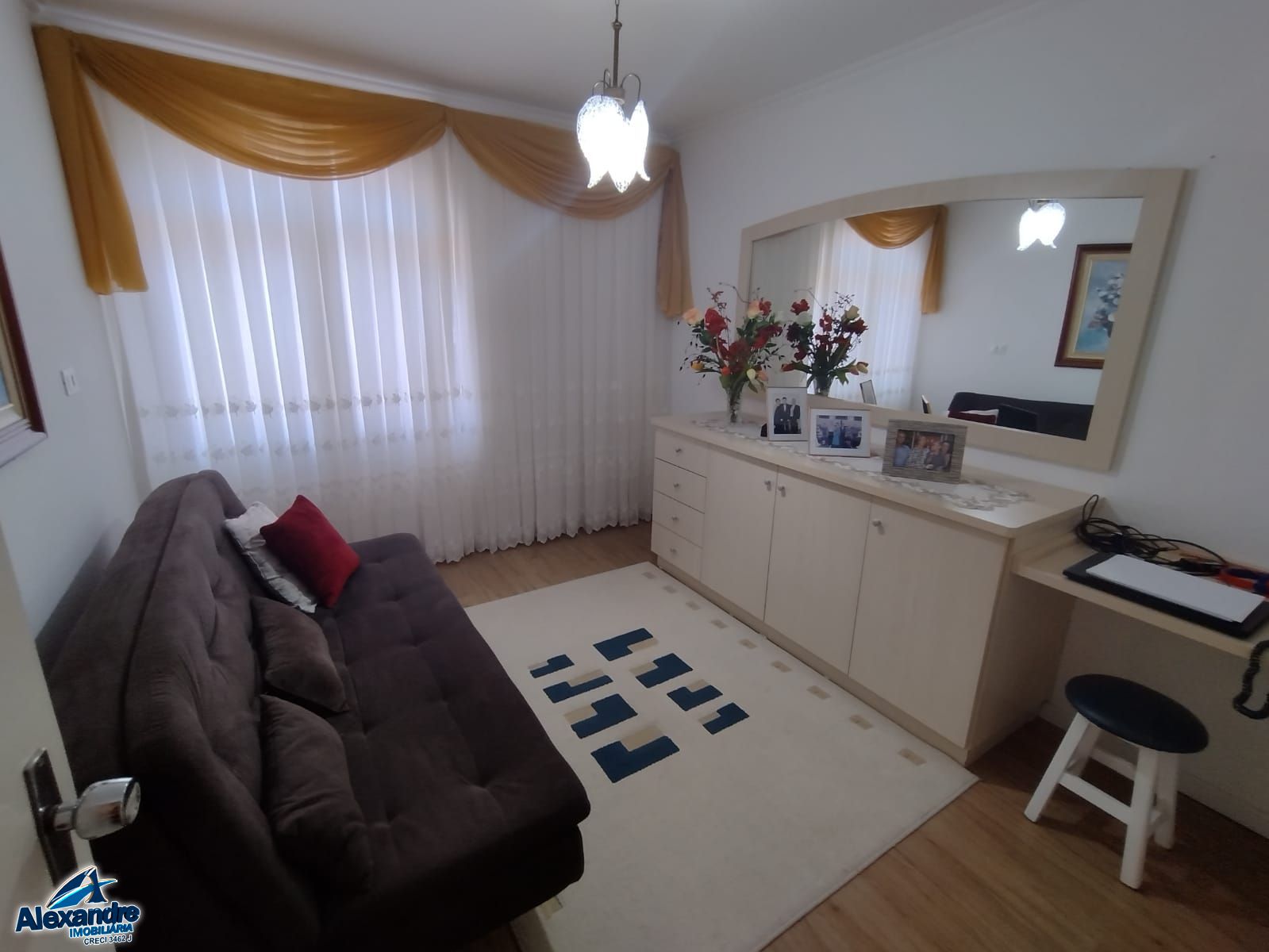 Casa à venda com 6 quartos, 200m² - Foto 19