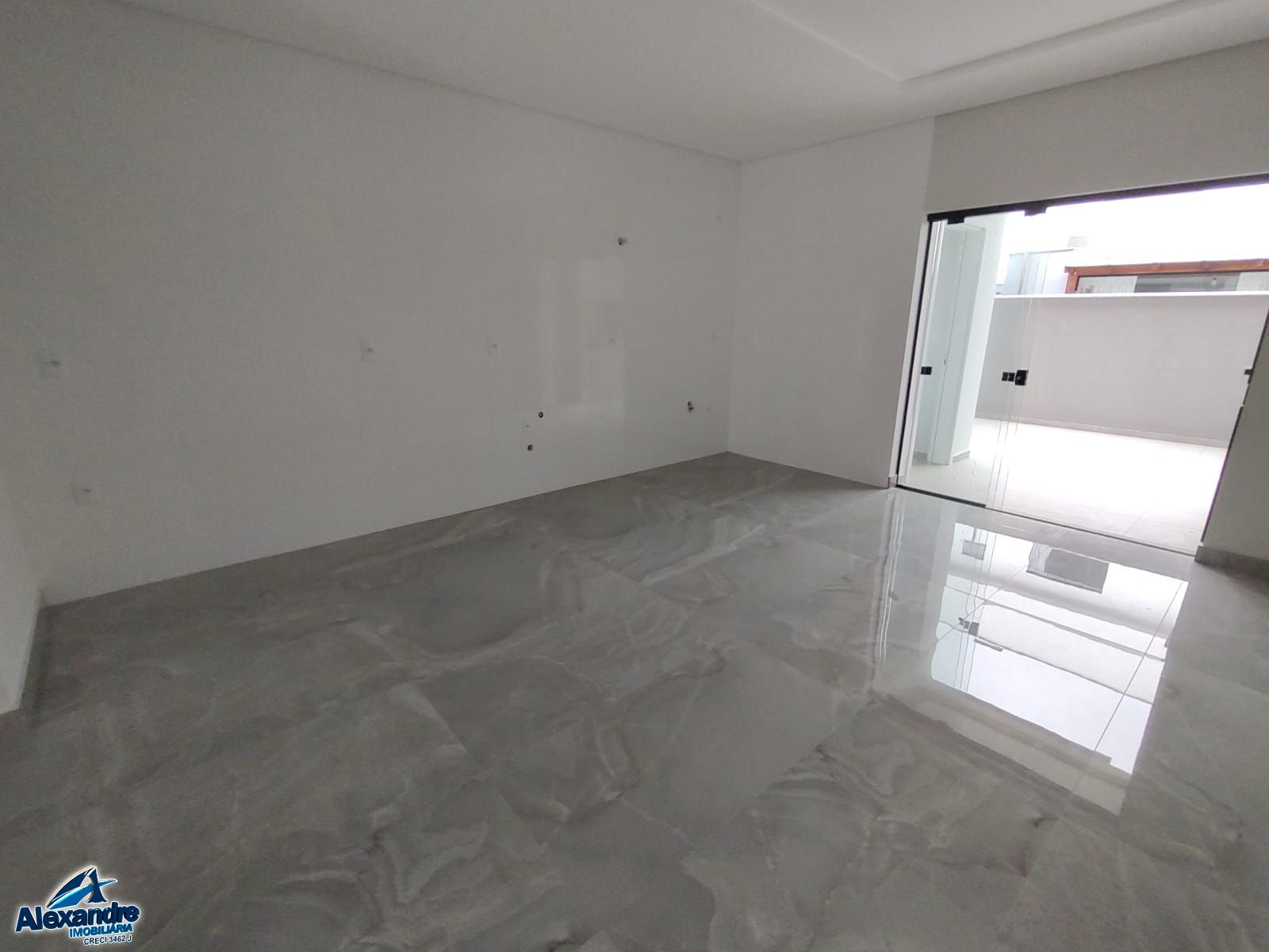 Casa à venda com 3 quartos, 113m² - Foto 4