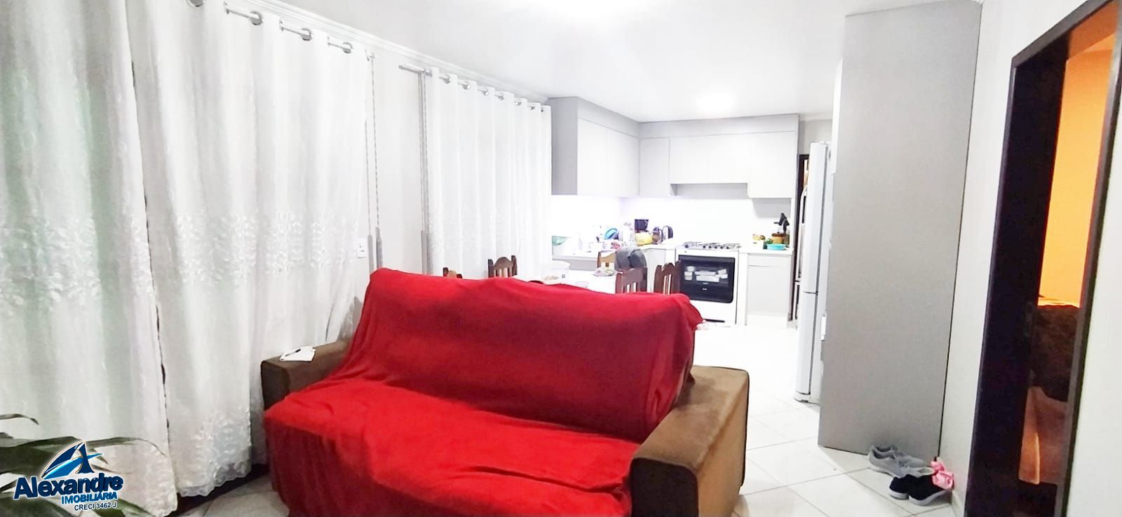 Casa à venda com 3 quartos, 100m² - Foto 4