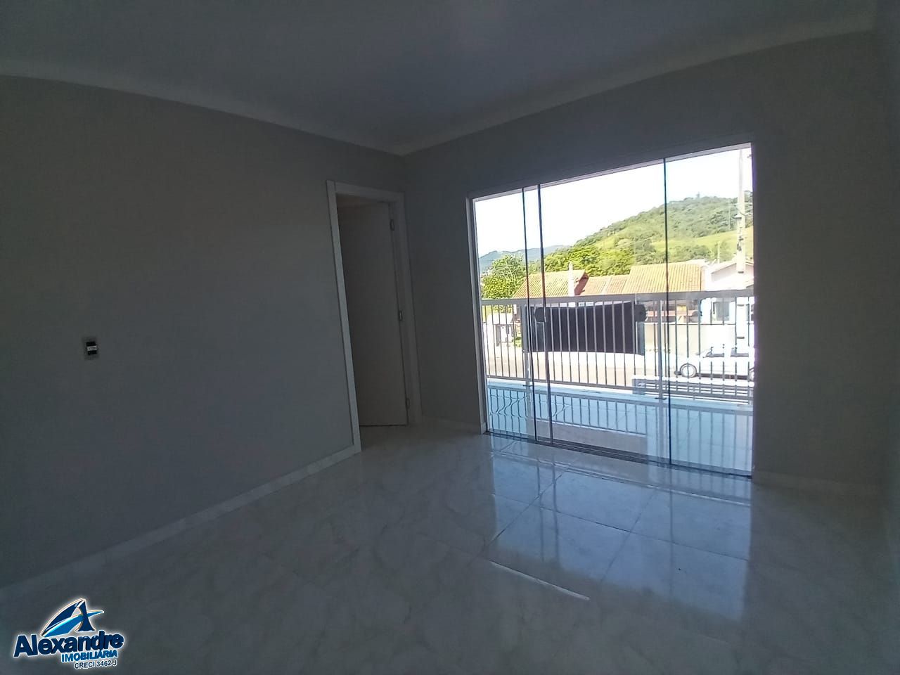 Casa à venda com 2 quartos, 102m² - Foto 2