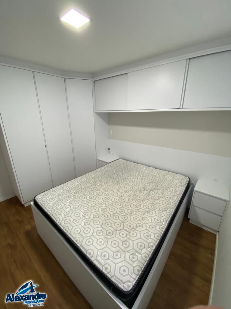 Apartamento à venda com 2 quartos, 72m² - Foto 9