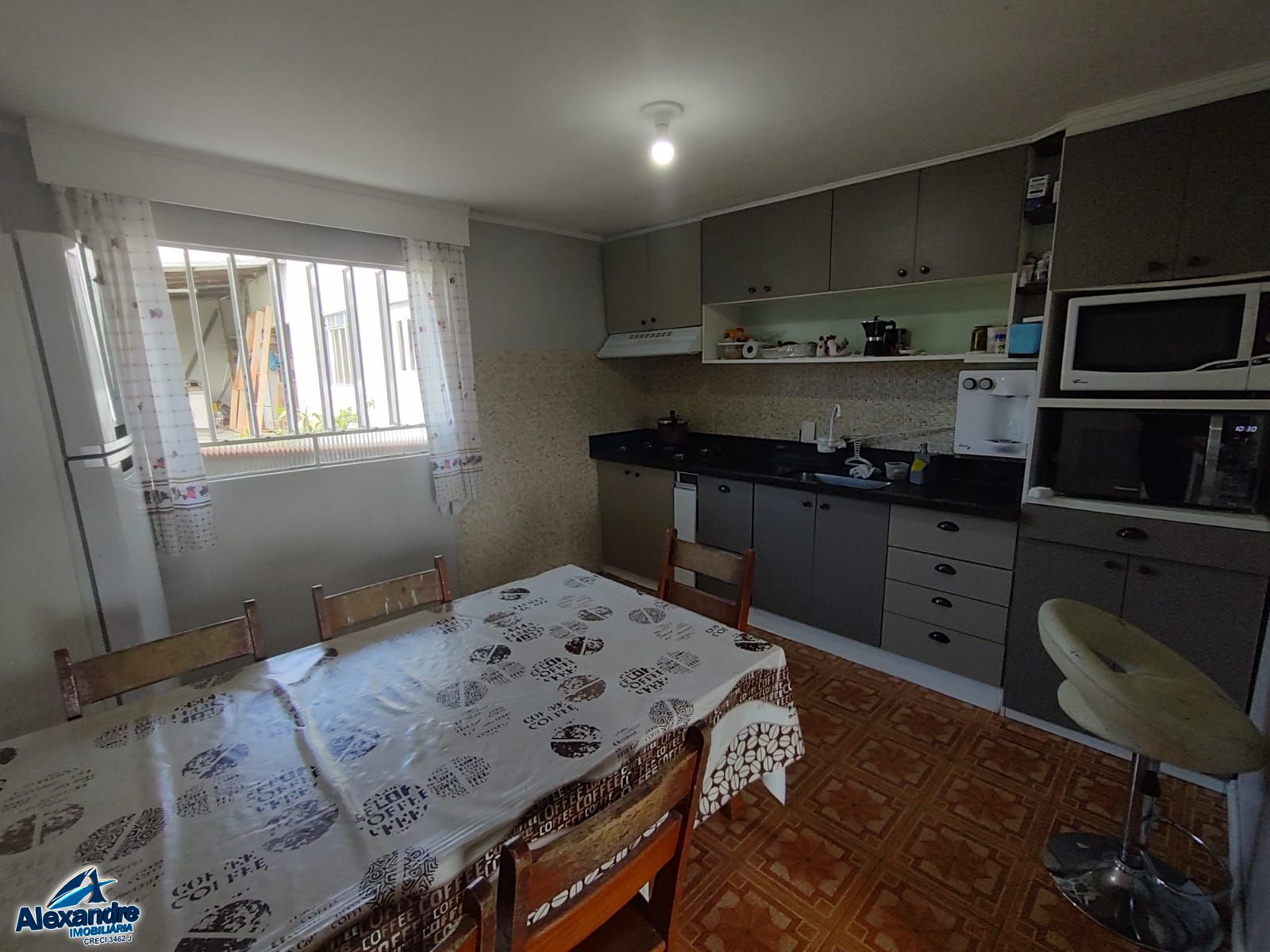 Casa à venda com 4 quartos, 220m² - Foto 9