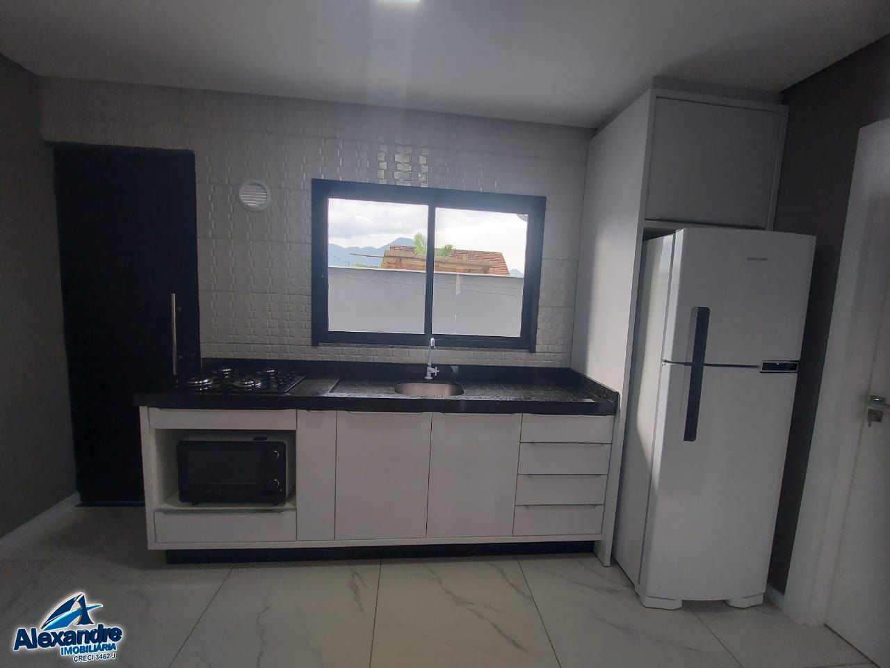 Casa à venda com 3 quartos, 90m² - Foto 6