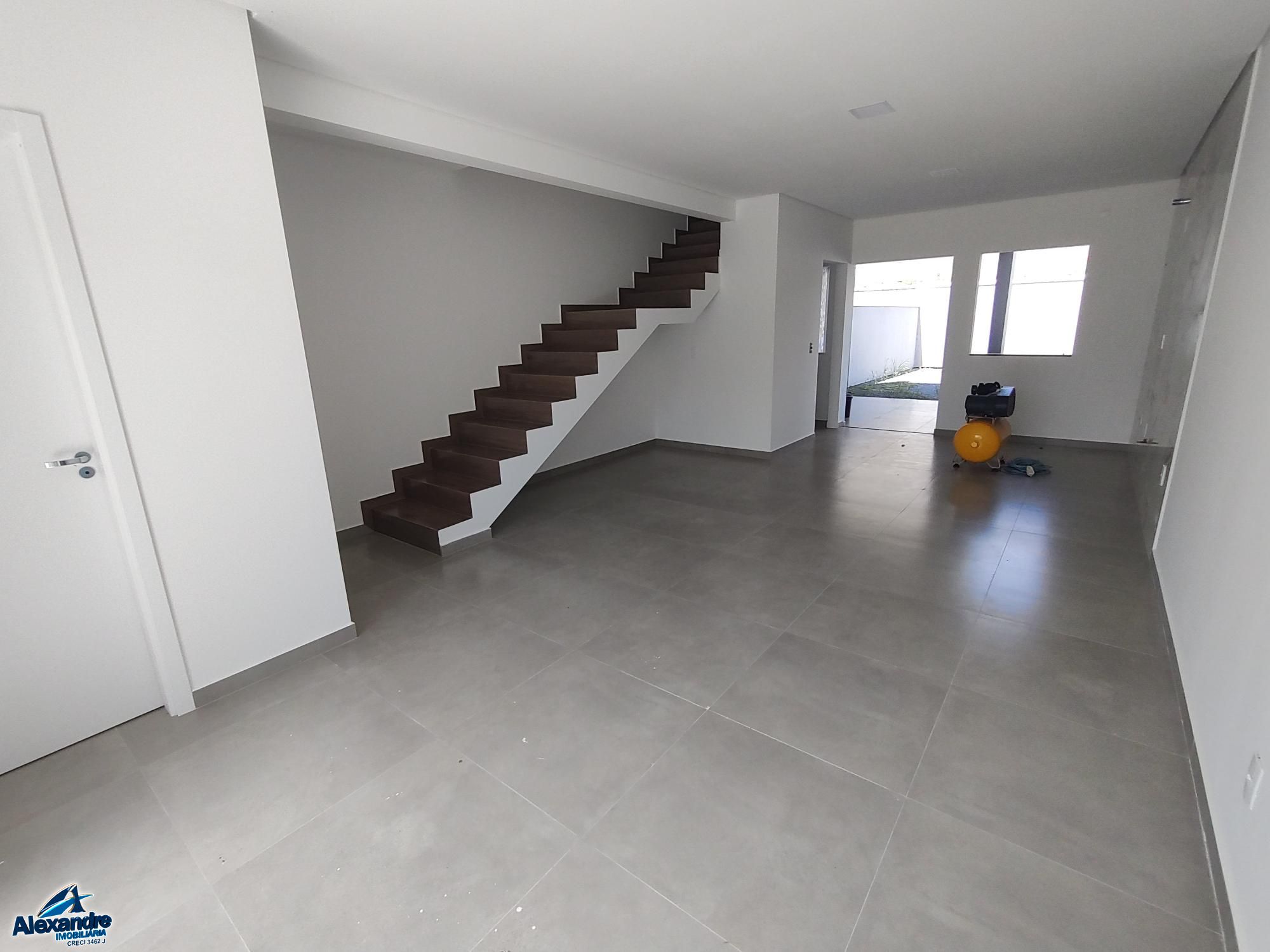 Casa à venda com 3 quartos, 126m² - Foto 1