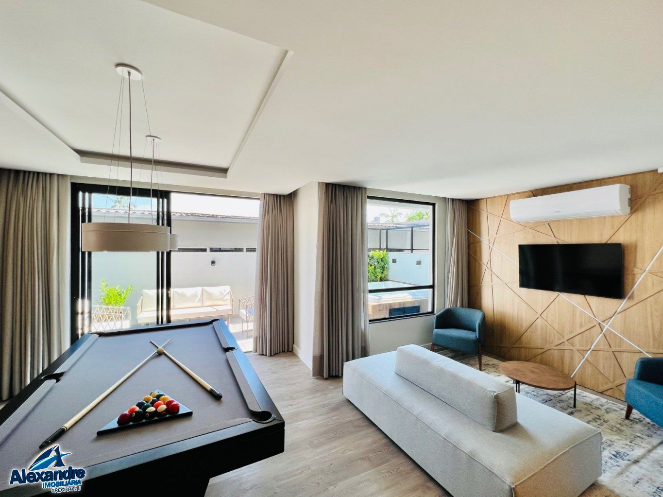 Apartamento à venda com 3 quartos, 153m² - Foto 1