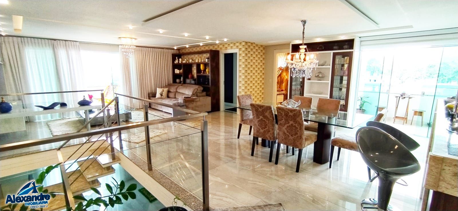 Apartamento à venda com 3 quartos, 206m² - Foto 1