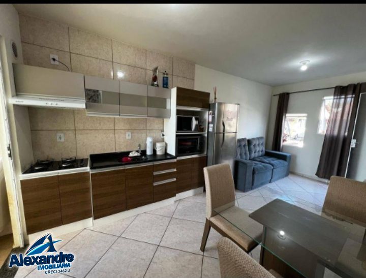Casa à venda com 2 quartos, 45m² - Foto 3