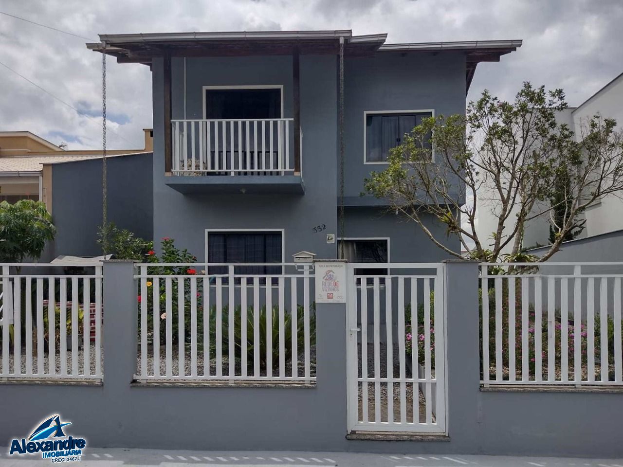 Casa à venda com 3 quartos, 160m² - Foto 1