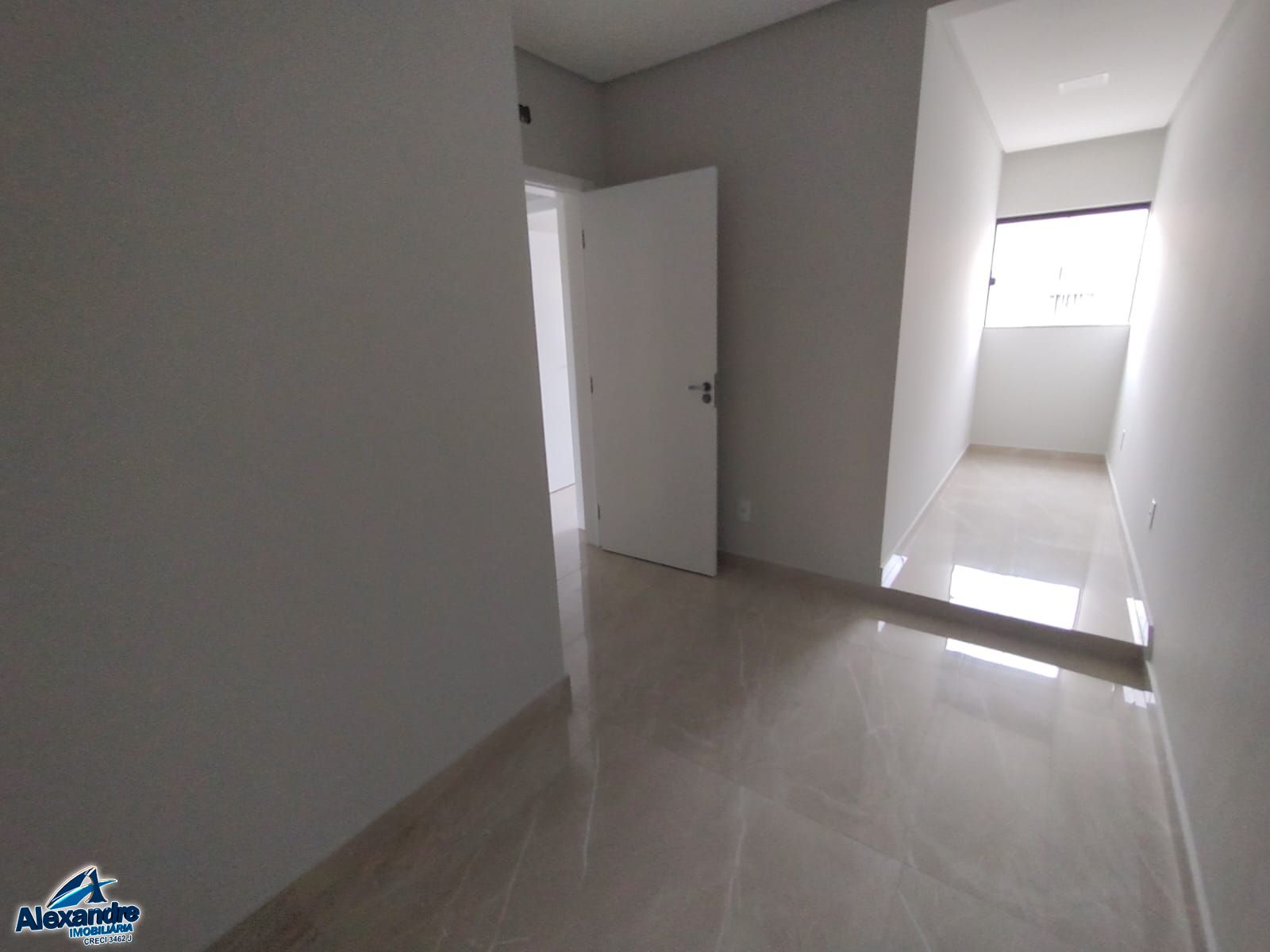 Casa à venda com 3 quartos, 105m² - Foto 9