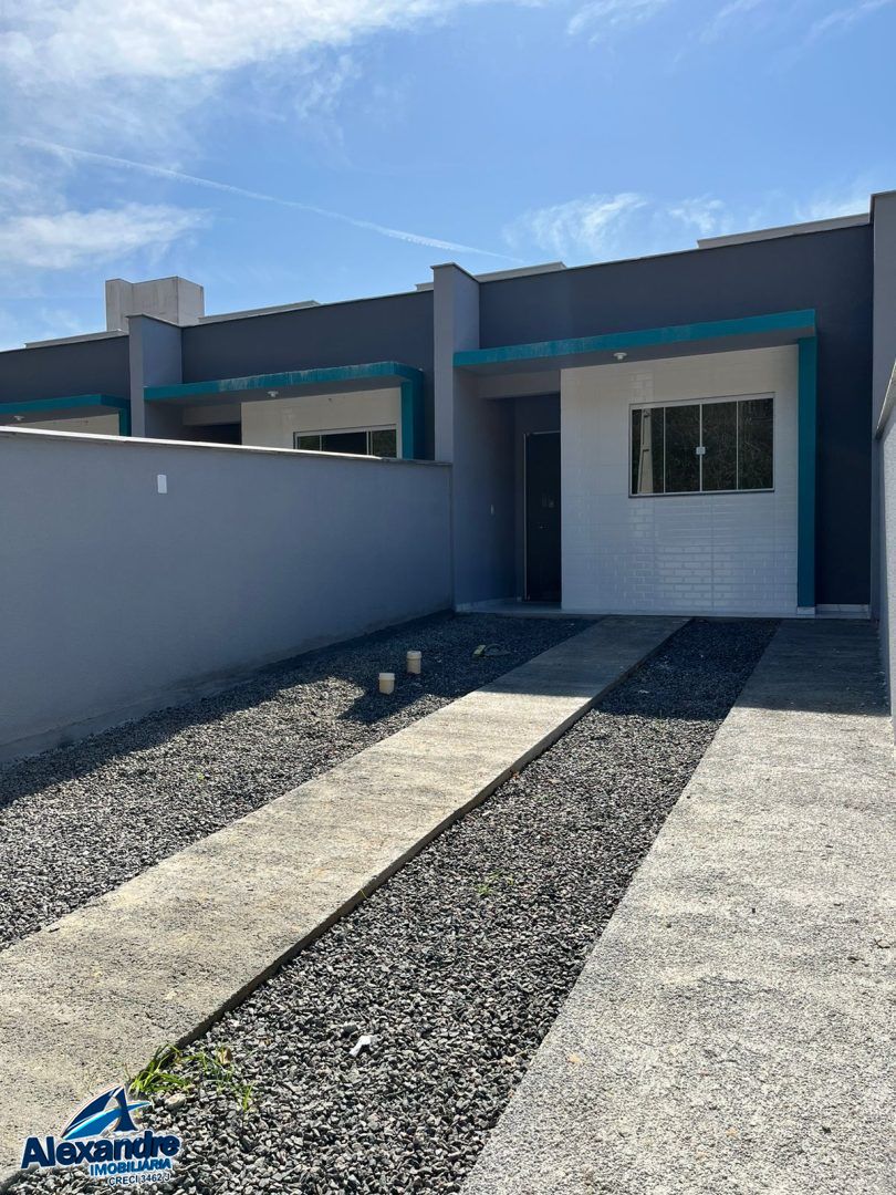 Casa à venda com 2 quartos, 56m² - Foto 1