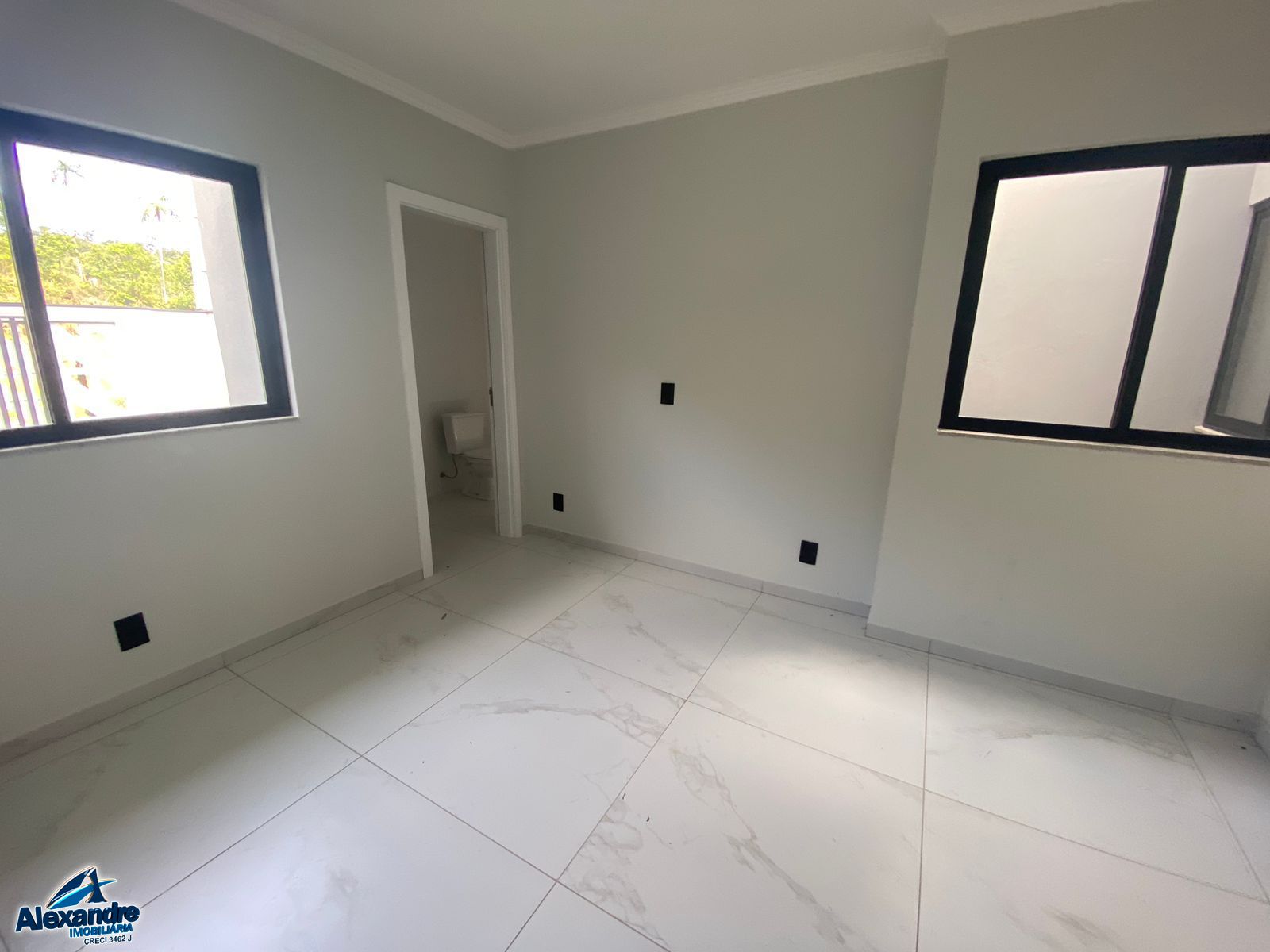 Casa à venda com 3 quartos, 84m² - Foto 5