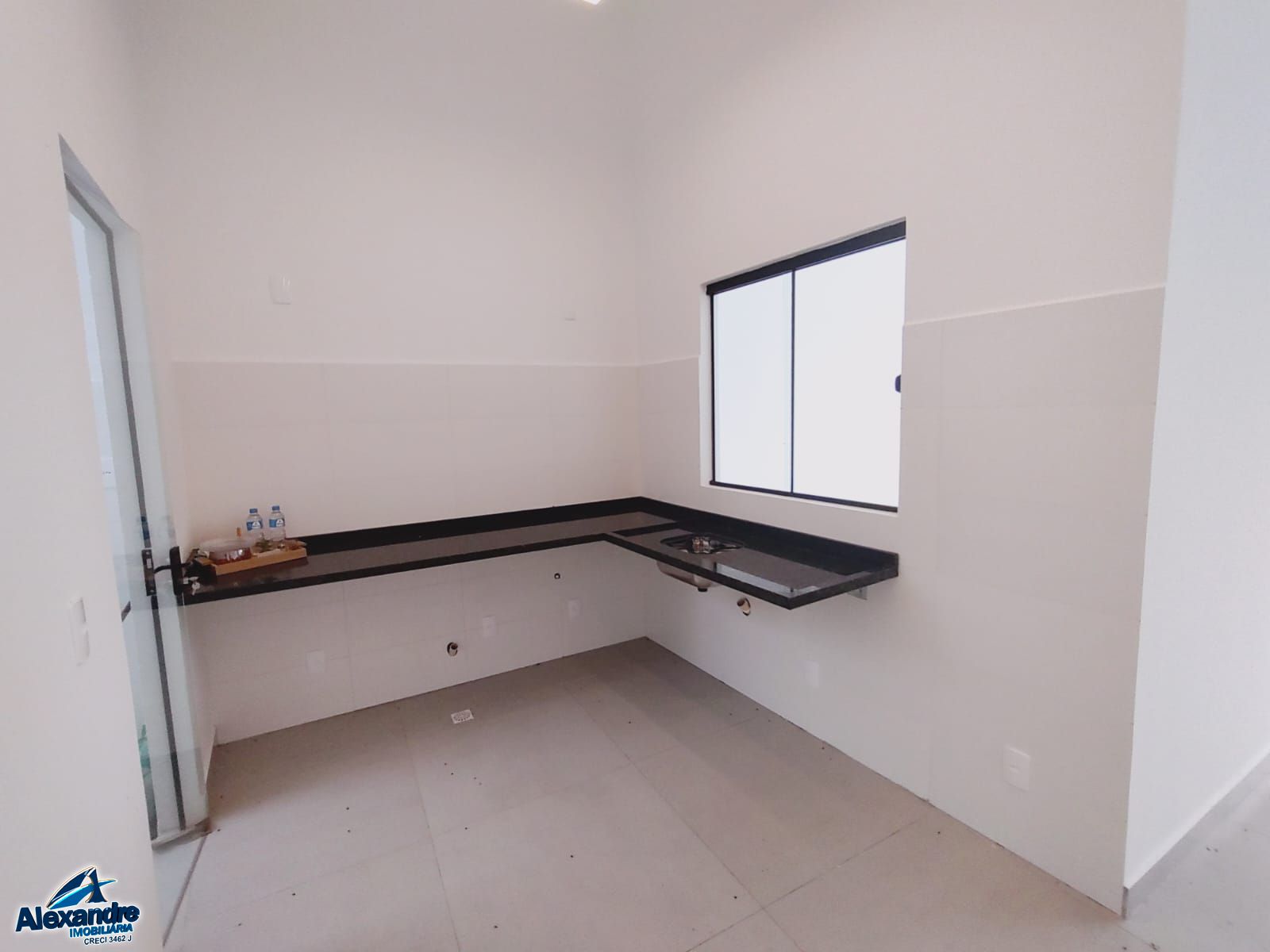 Casa à venda com 2 quartos, 70m² - Foto 5