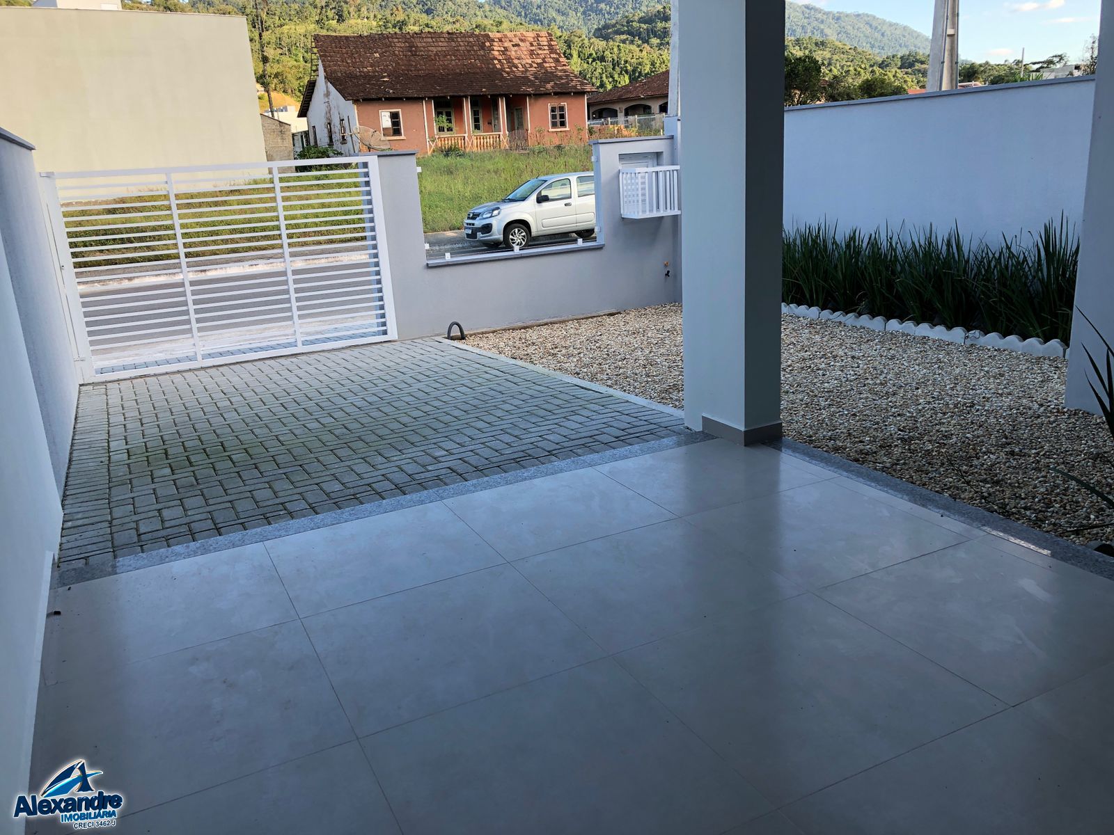 Casa à venda com 3 quartos, 110m² - Foto 2
