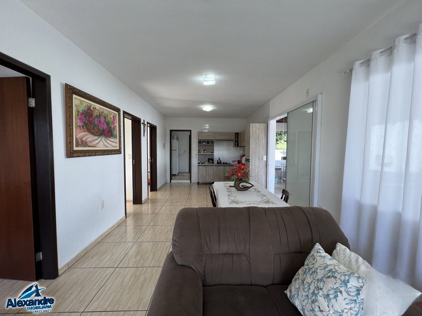 Casa à venda com 3 quartos, 140m² - Foto 2