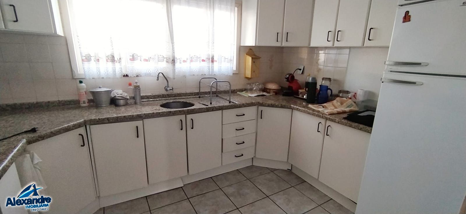 Casa à venda com 8 quartos, 225m² - Foto 10