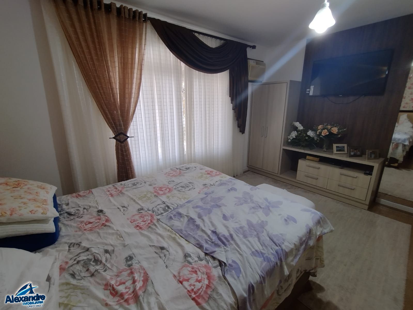 Casa à venda com 6 quartos, 200m² - Foto 12