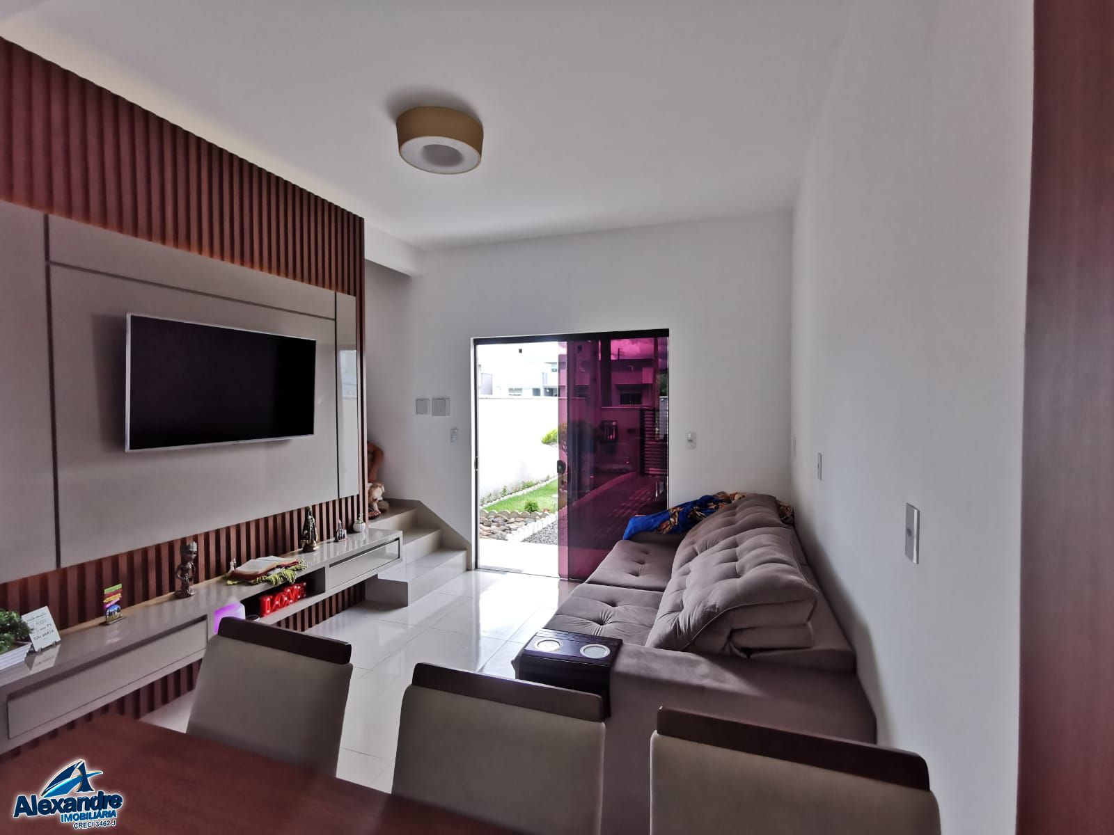 Casa à venda com 2 quartos, 79m² - Foto 2