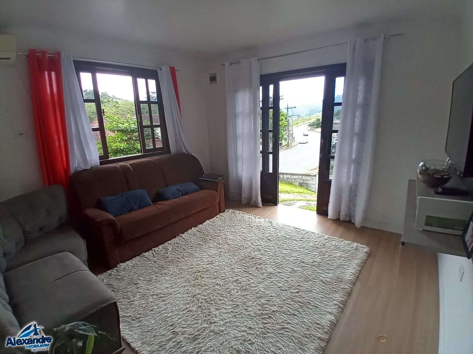 Casa à venda com 3 quartos, 115m² - Foto 2