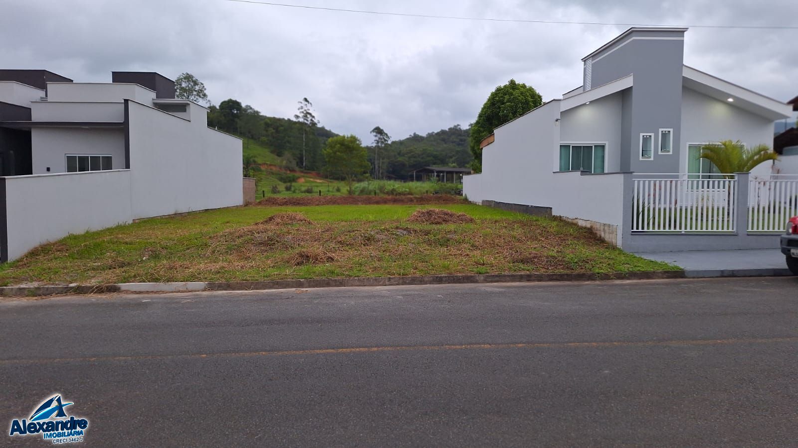 Terreno à venda, 323m² - Foto 2