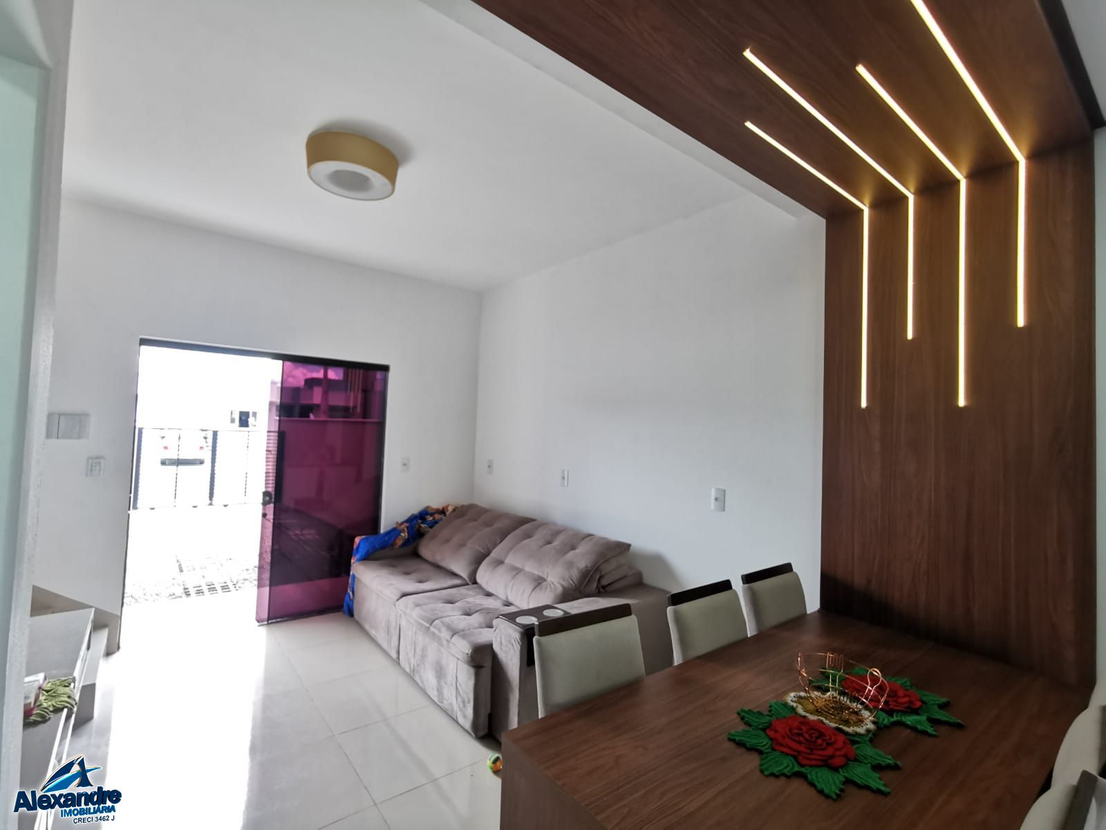 Casa à venda com 2 quartos, 79m² - Foto 3