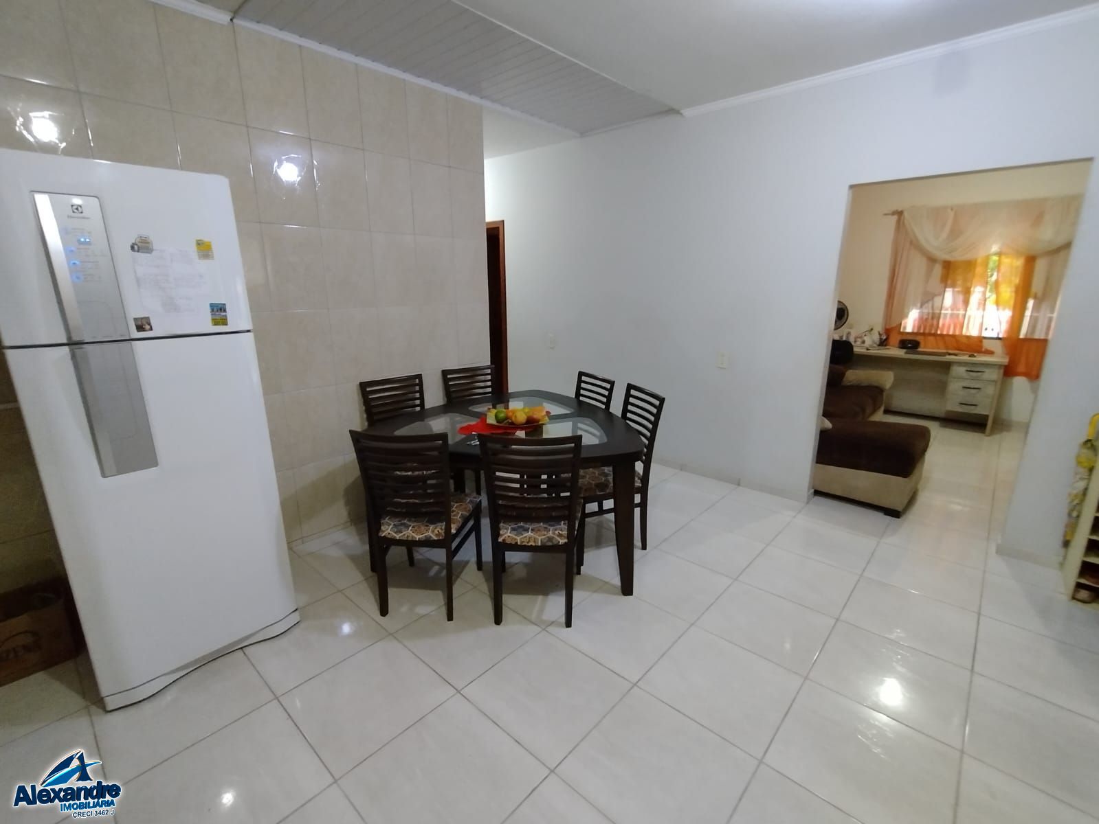 Casa à venda com 3 quartos, 98m² - Foto 4