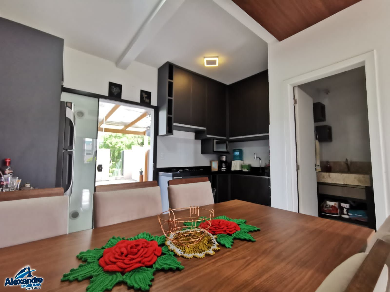 Casa à venda com 2 quartos, 79m² - Foto 6