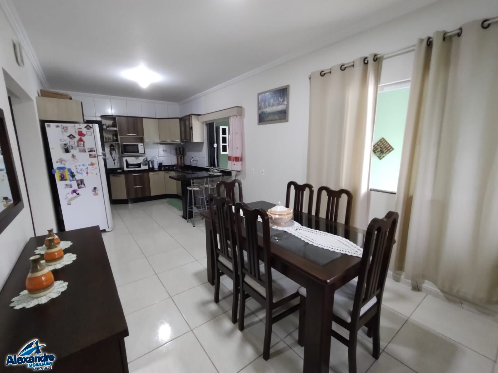 Casa à venda com 3 quartos, 220m² - Foto 8